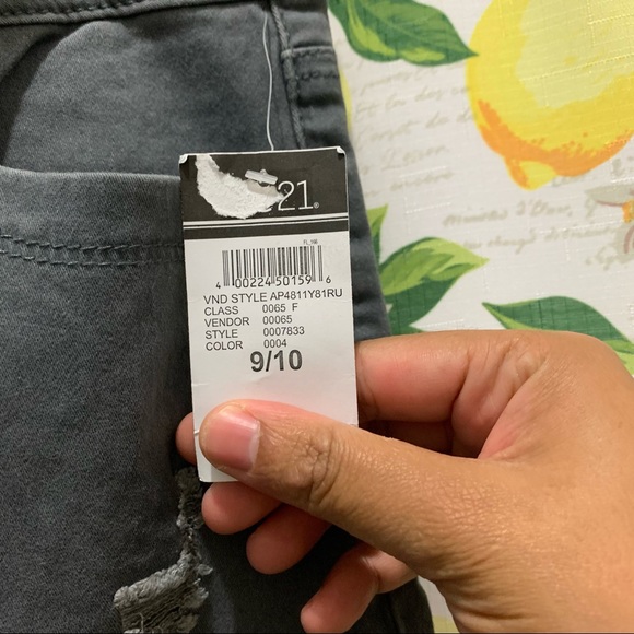 Grey Rue21 ripped jeans size 9 - Picture 5 of 8